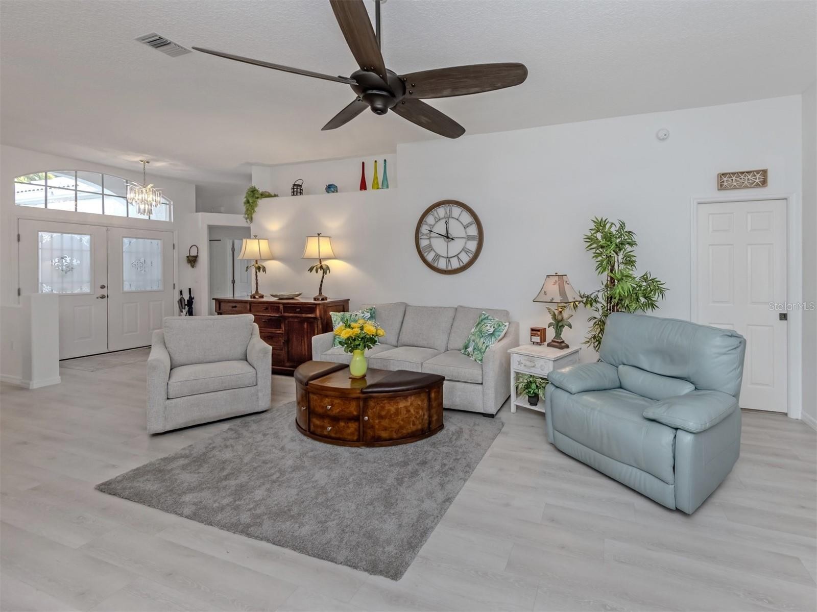 1102 SOUTHLAKE CT