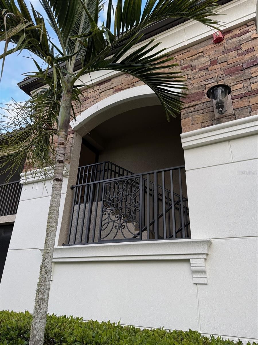 5528 PALMER CIR #206