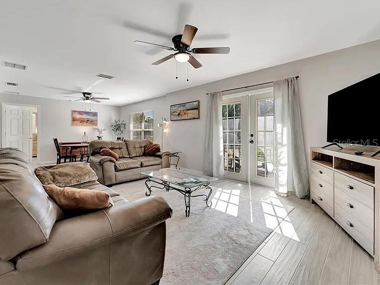 2916 WOODCREST DRIVE DR