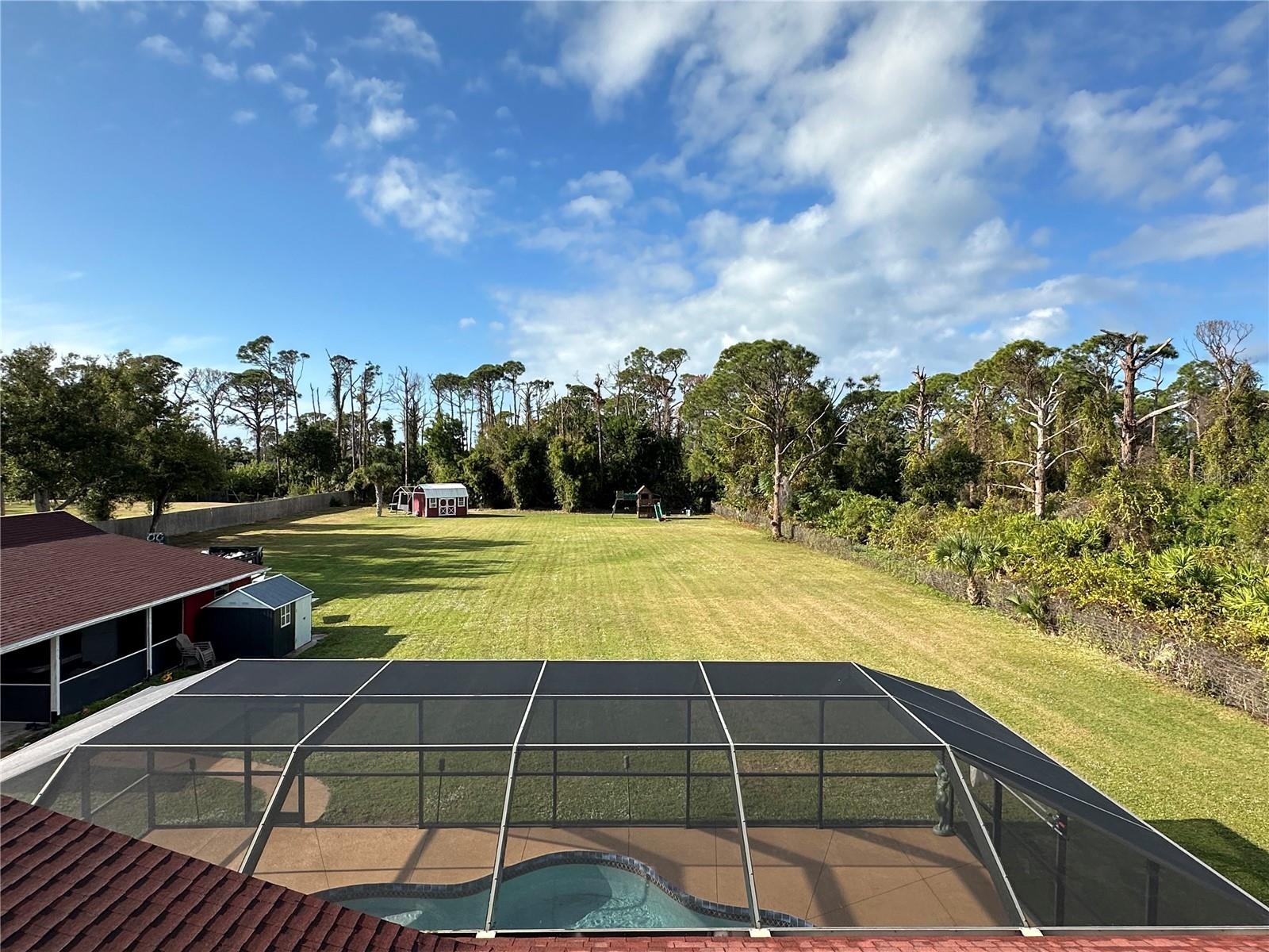 1181 LARCHMONT DR