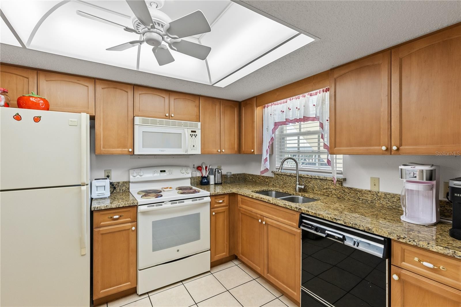 942 CAPRI ISLES BLVD #105