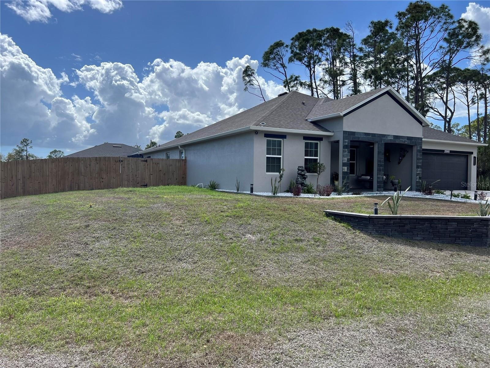 2595 HAGOPLAN LN
