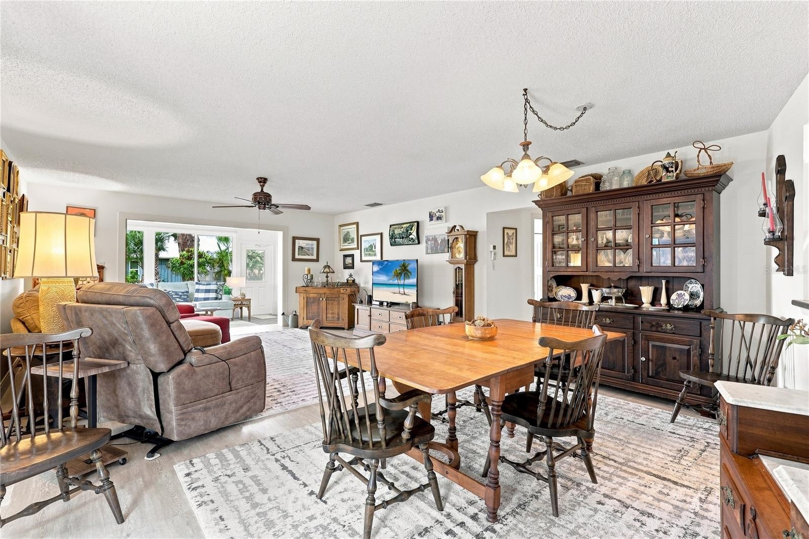 4208 CENTER POINTE LN #27