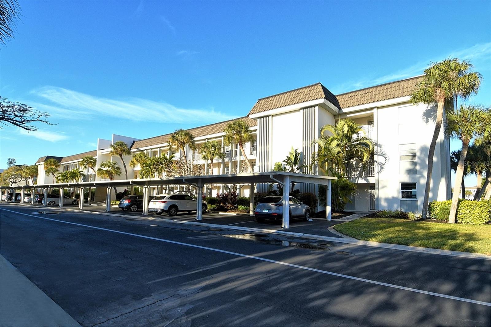 4350 CHATHAM DR #205