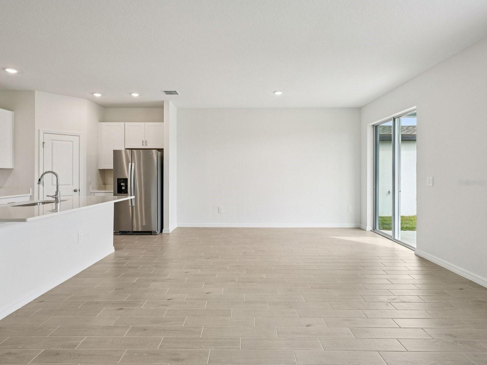 10405 ABUNDANCE GROVE WAY