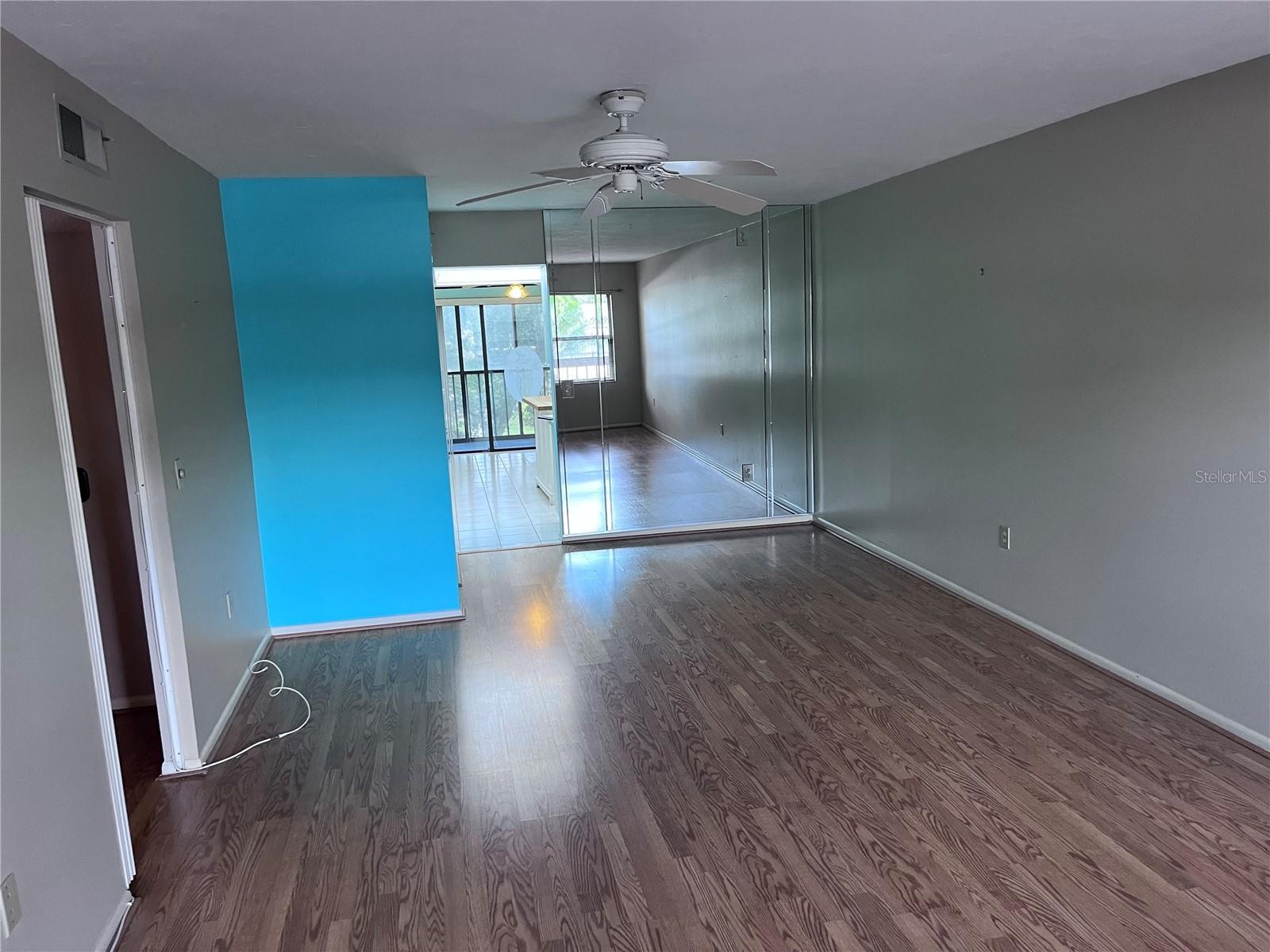 315 30TH AVE W #B203