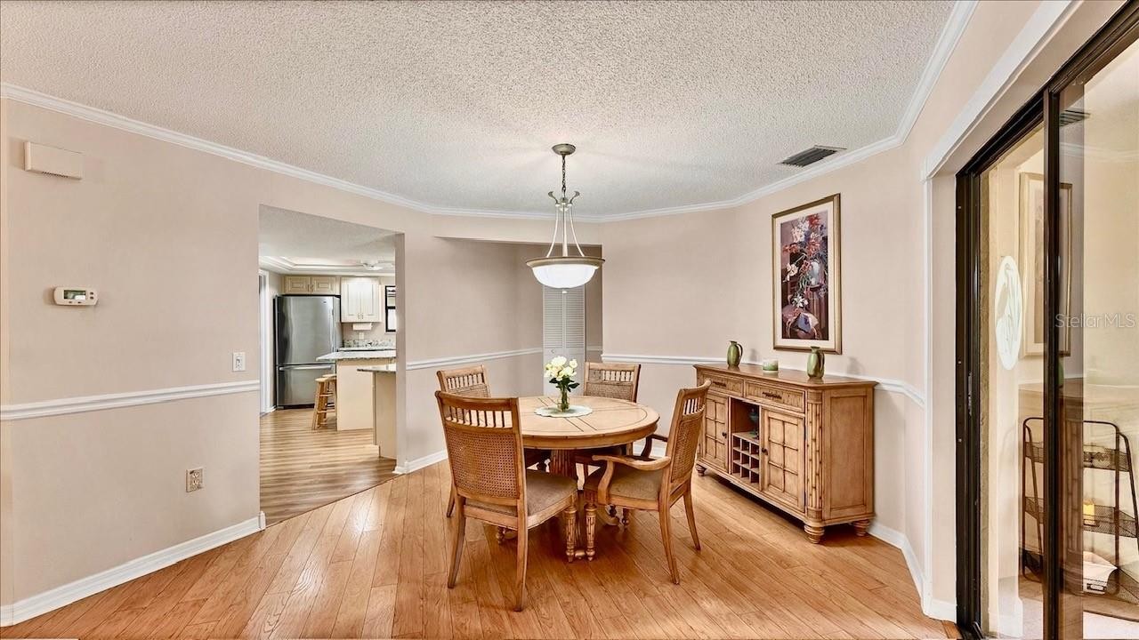 270 LAUREL HOLLOW DR #34