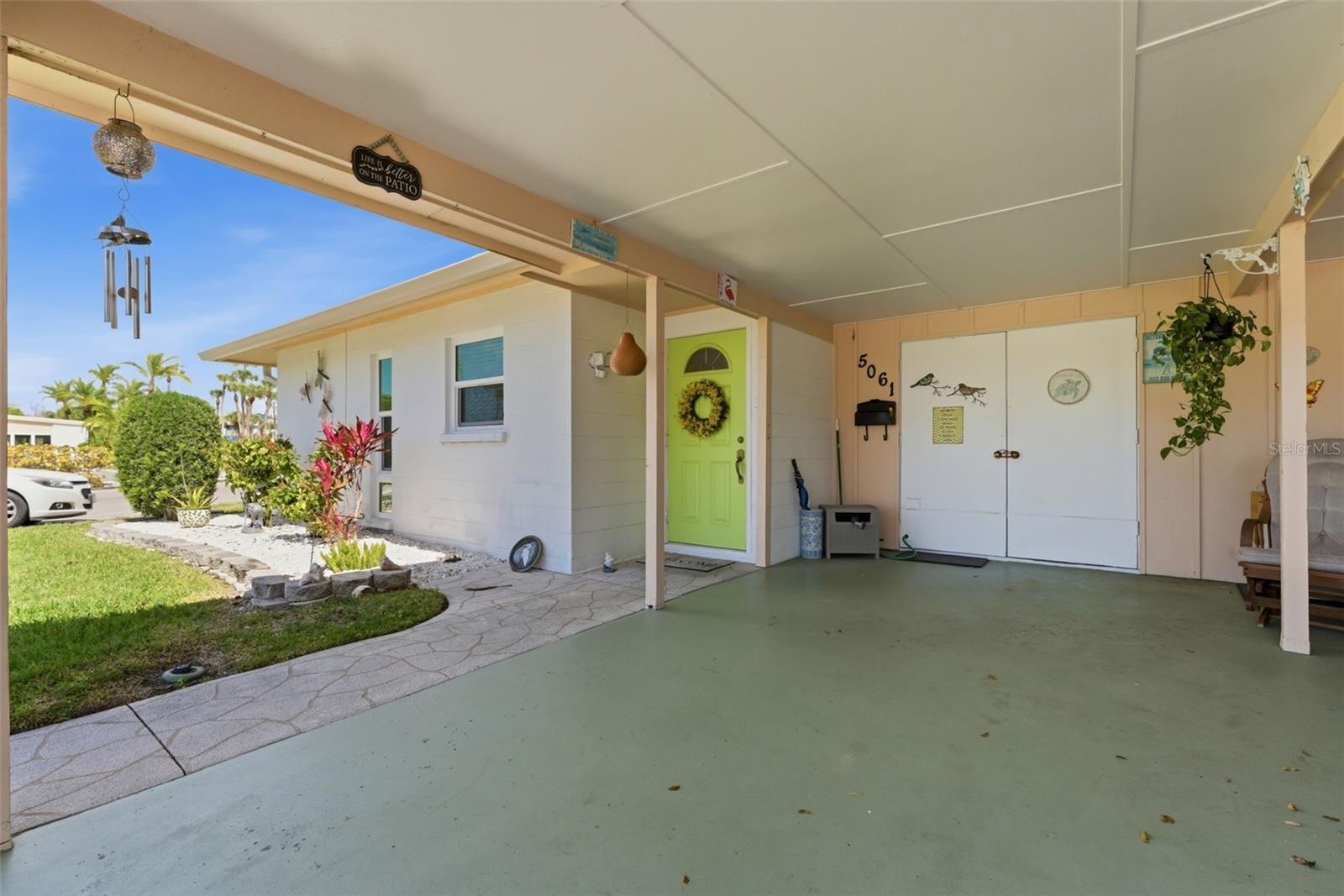 5061 LIVE OAK CIRCLE