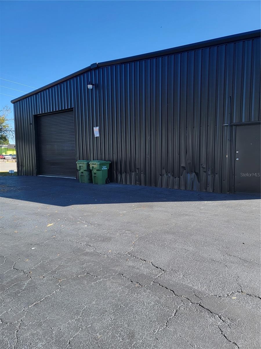 1175 N WASHINGTON BLVD