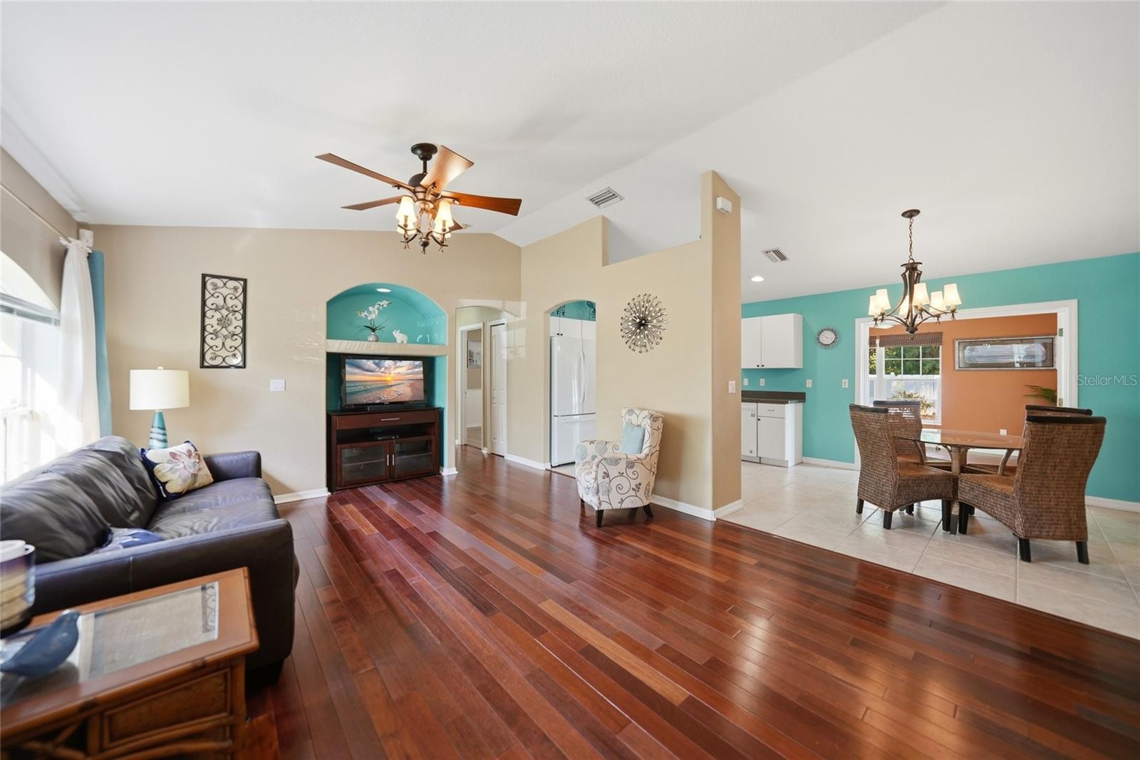 2382 ALHAVEN TER
