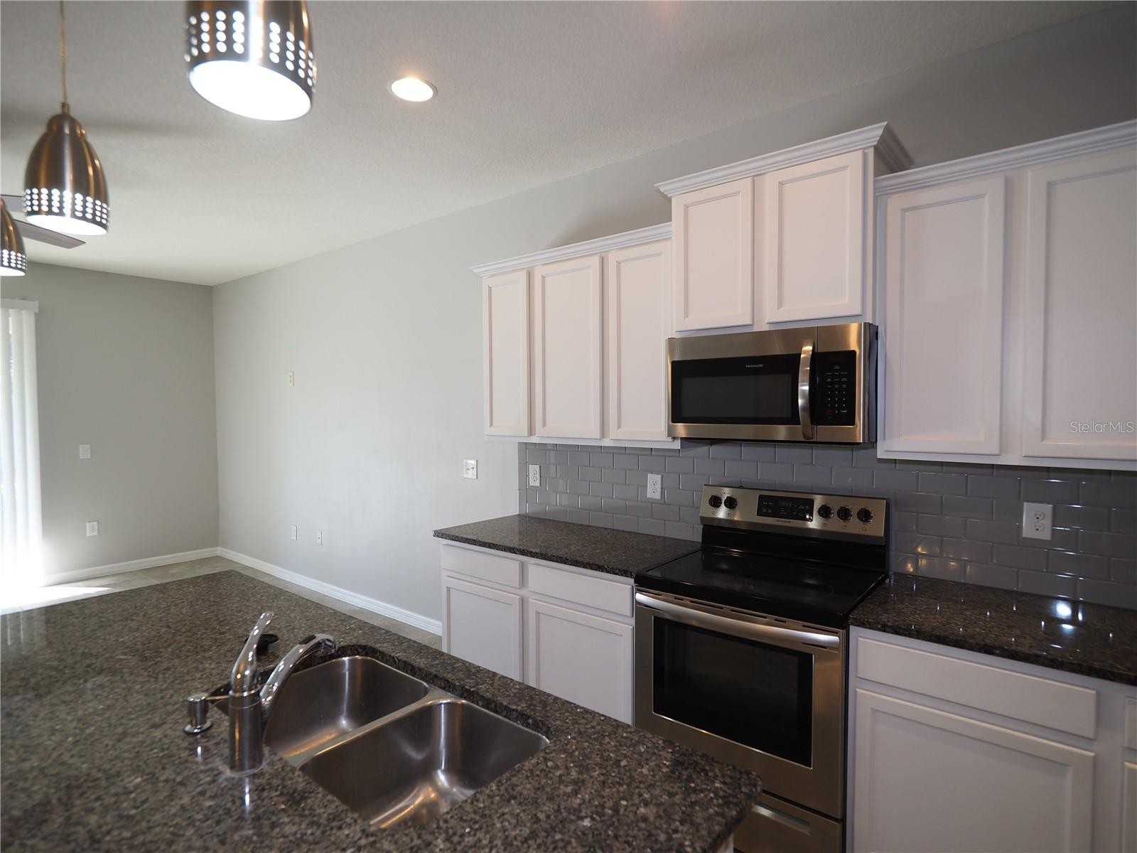 2615 MIDNIGHT PEARL DR