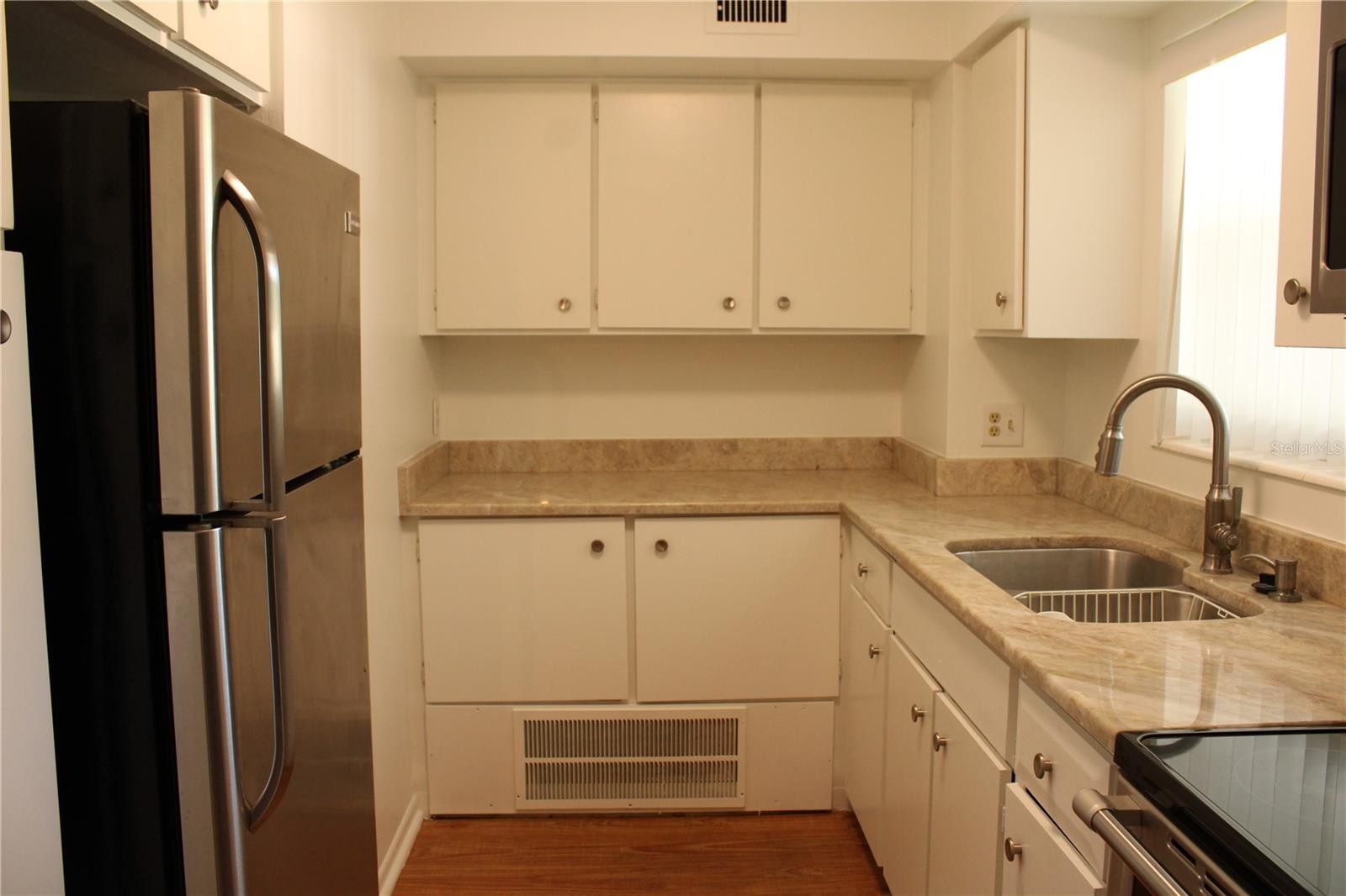 3900 ROXANE BLVD #10B