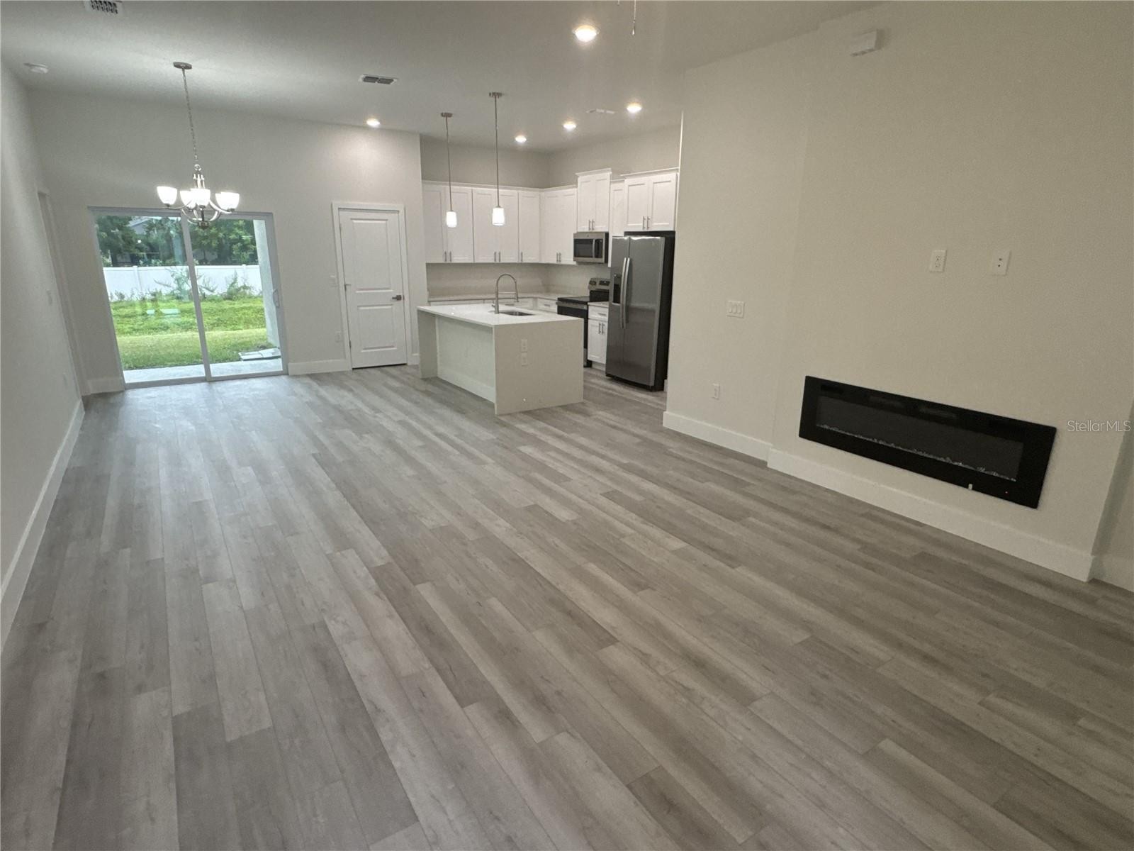 2231 VANCOUVER LN