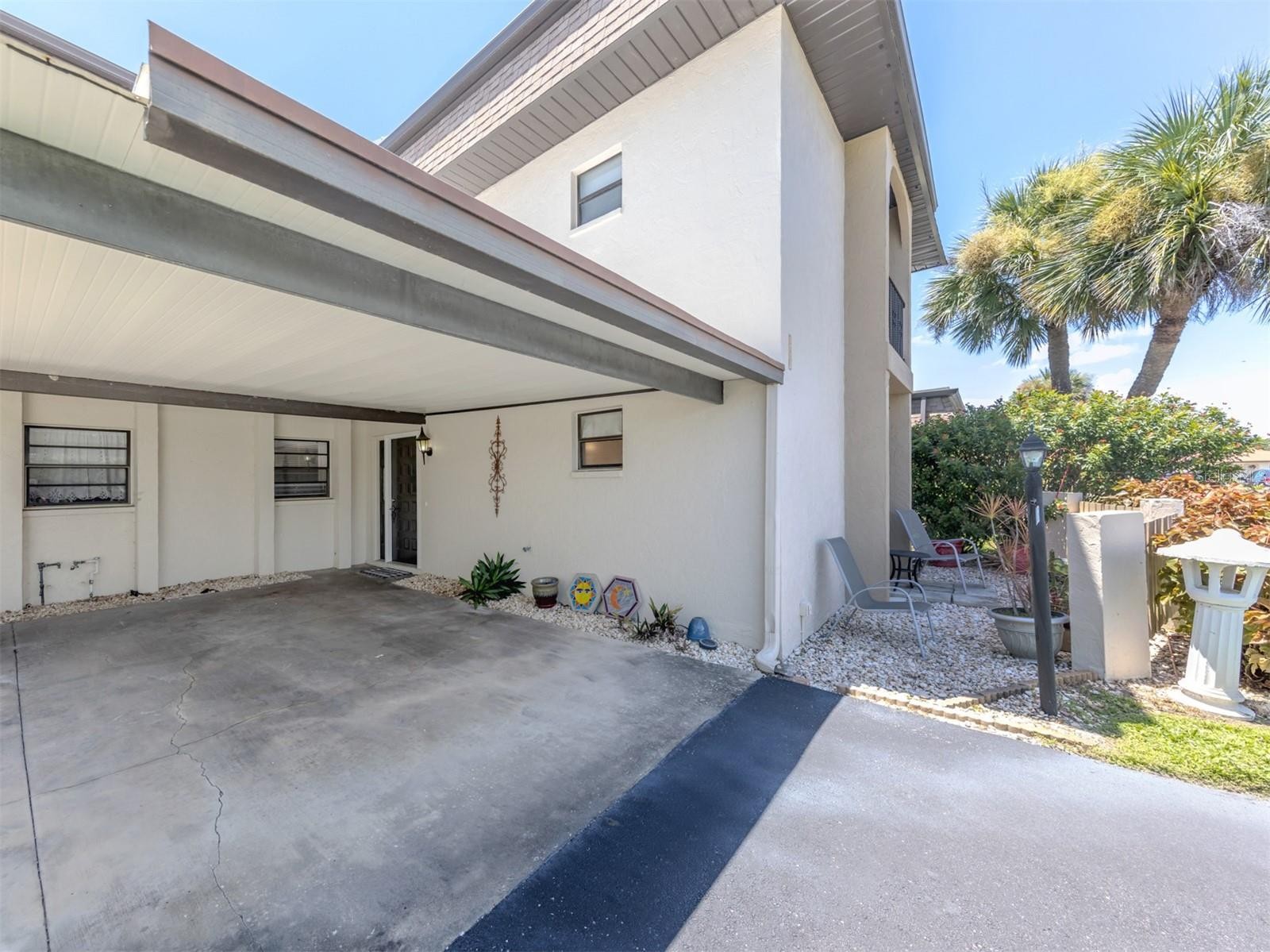 1712 LAKESIDE DR #1712-B