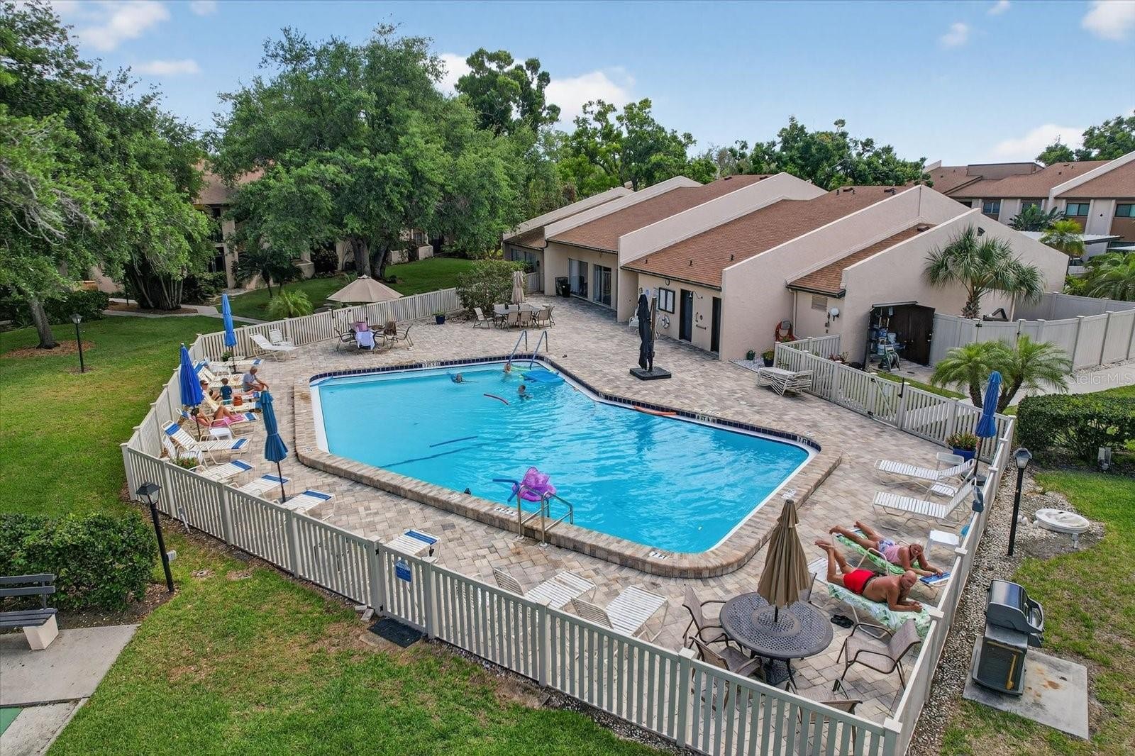 2522 CLUBHOUSE DR #204