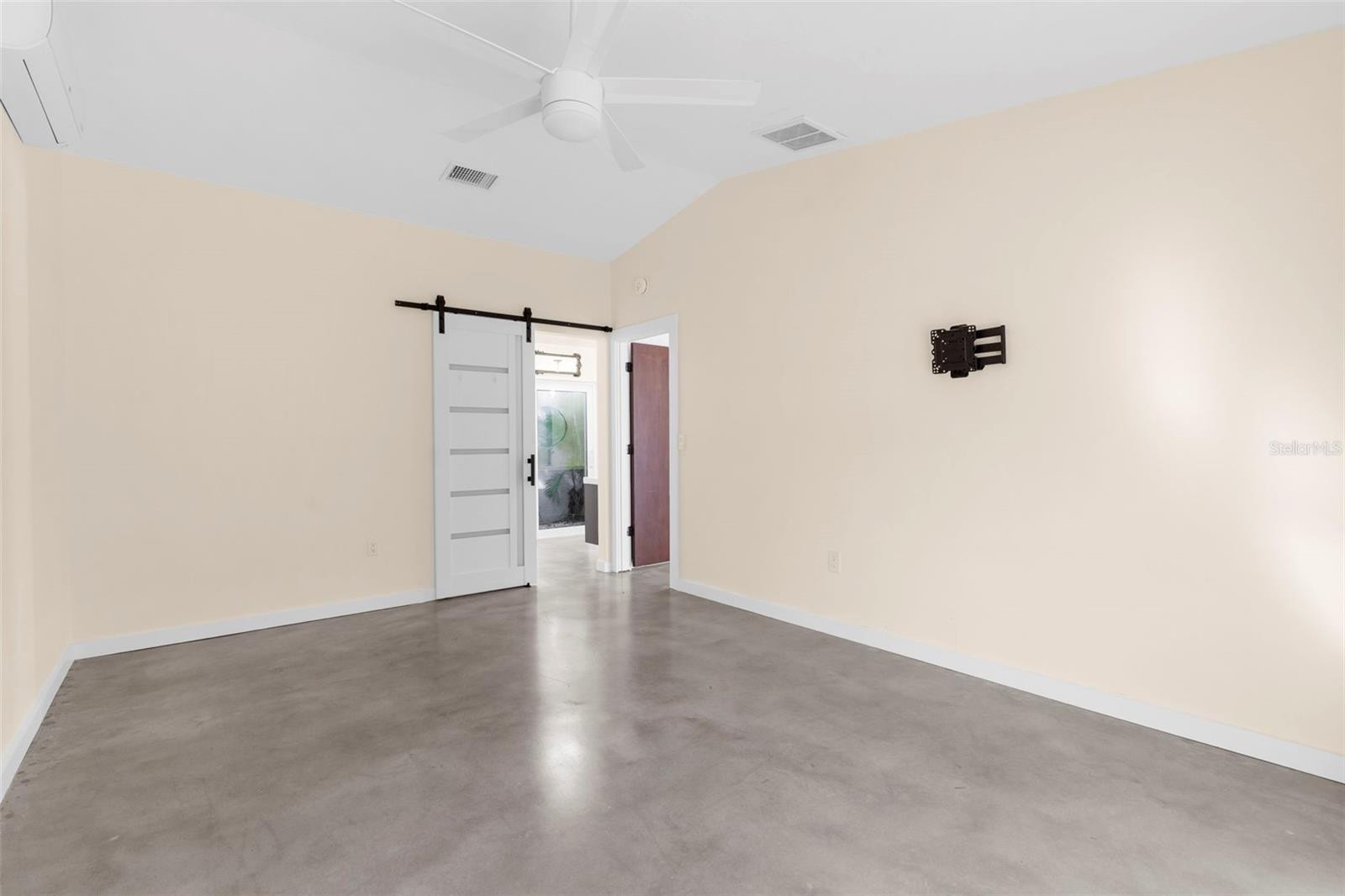 4250 MARLOWE DR
