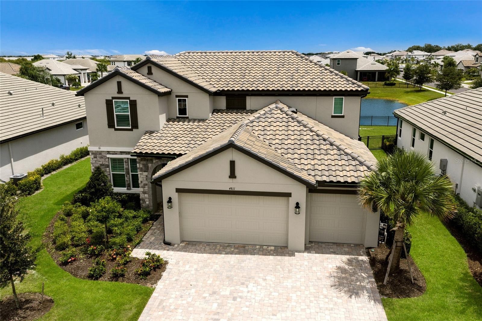 4811 HONEY DEW LN