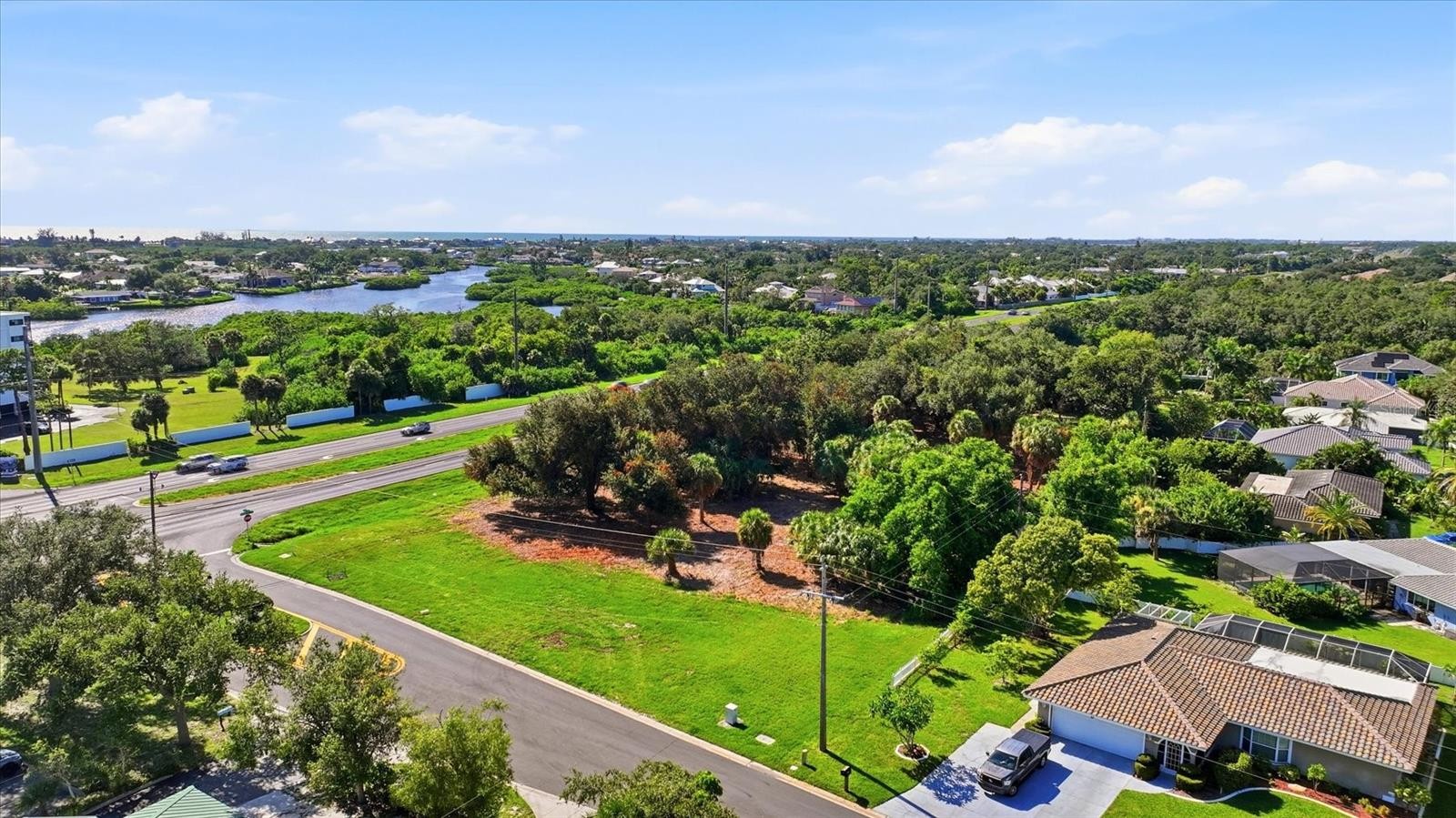 2099 S TAMIAMI TRL