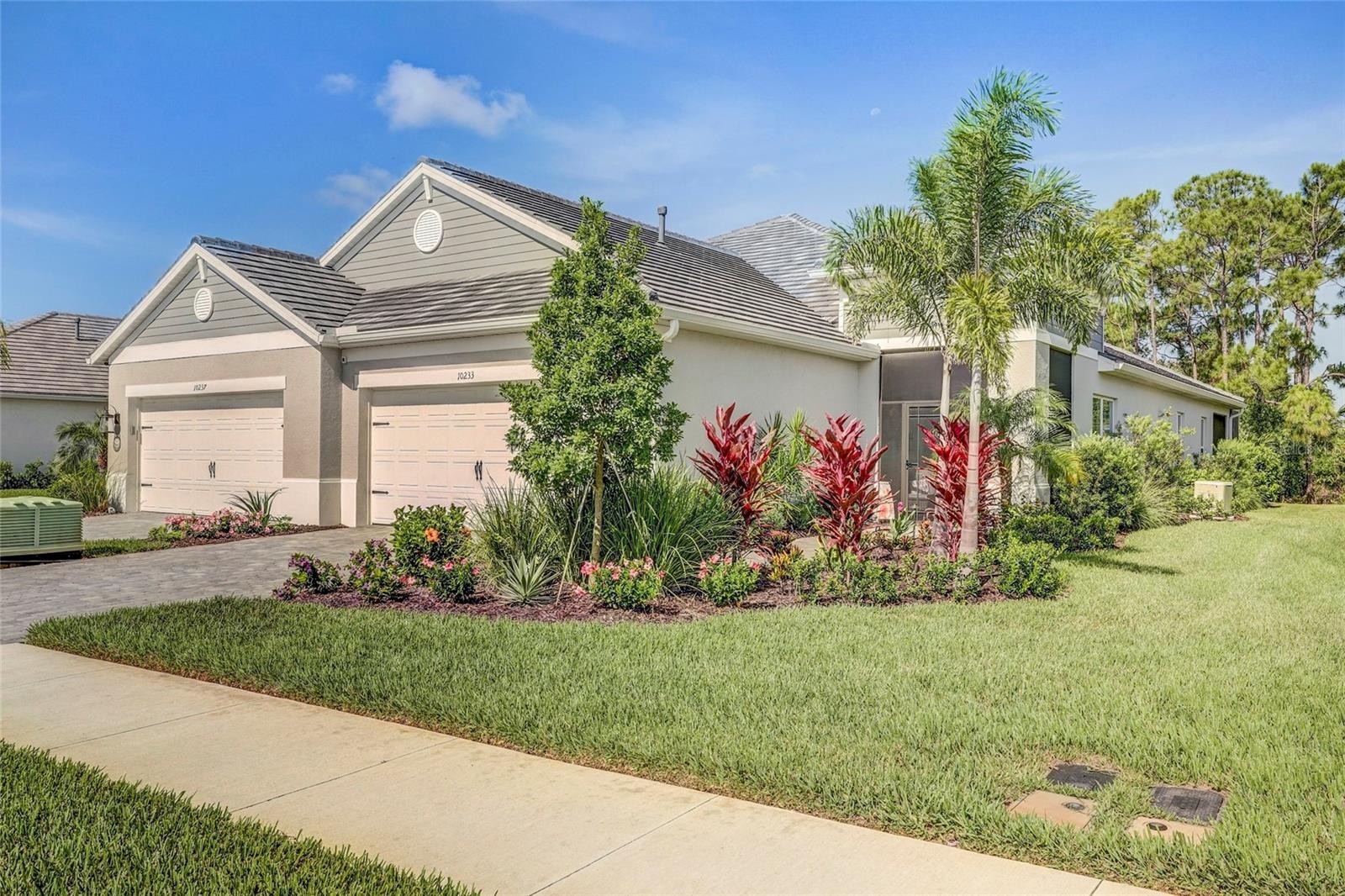 10233 LAKE WALES CIR