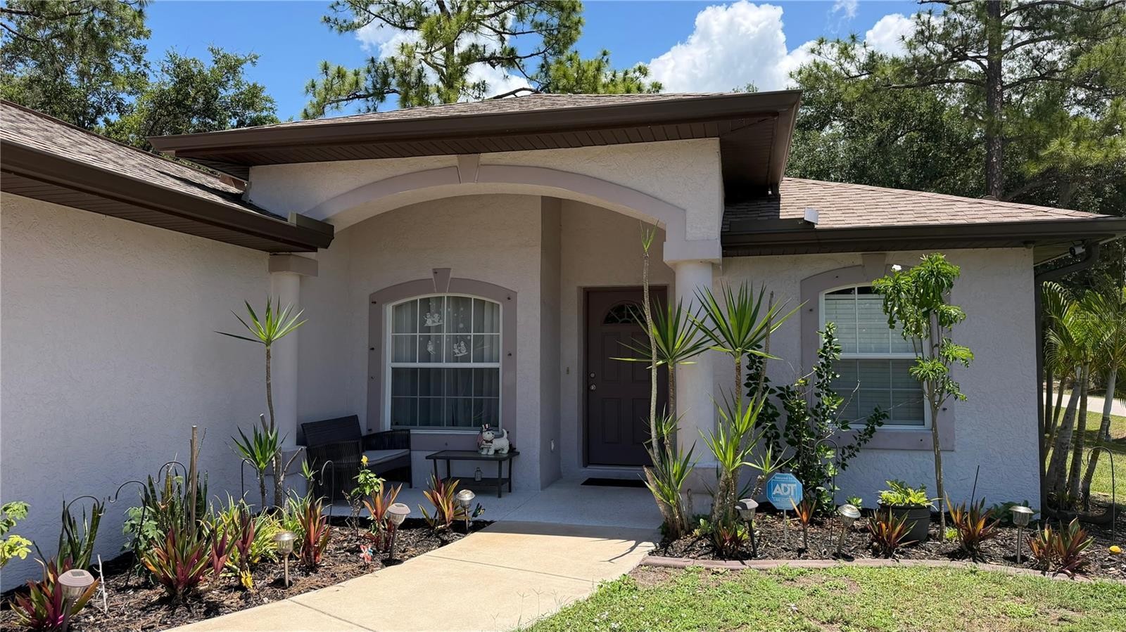 2204 SPARKLE LN