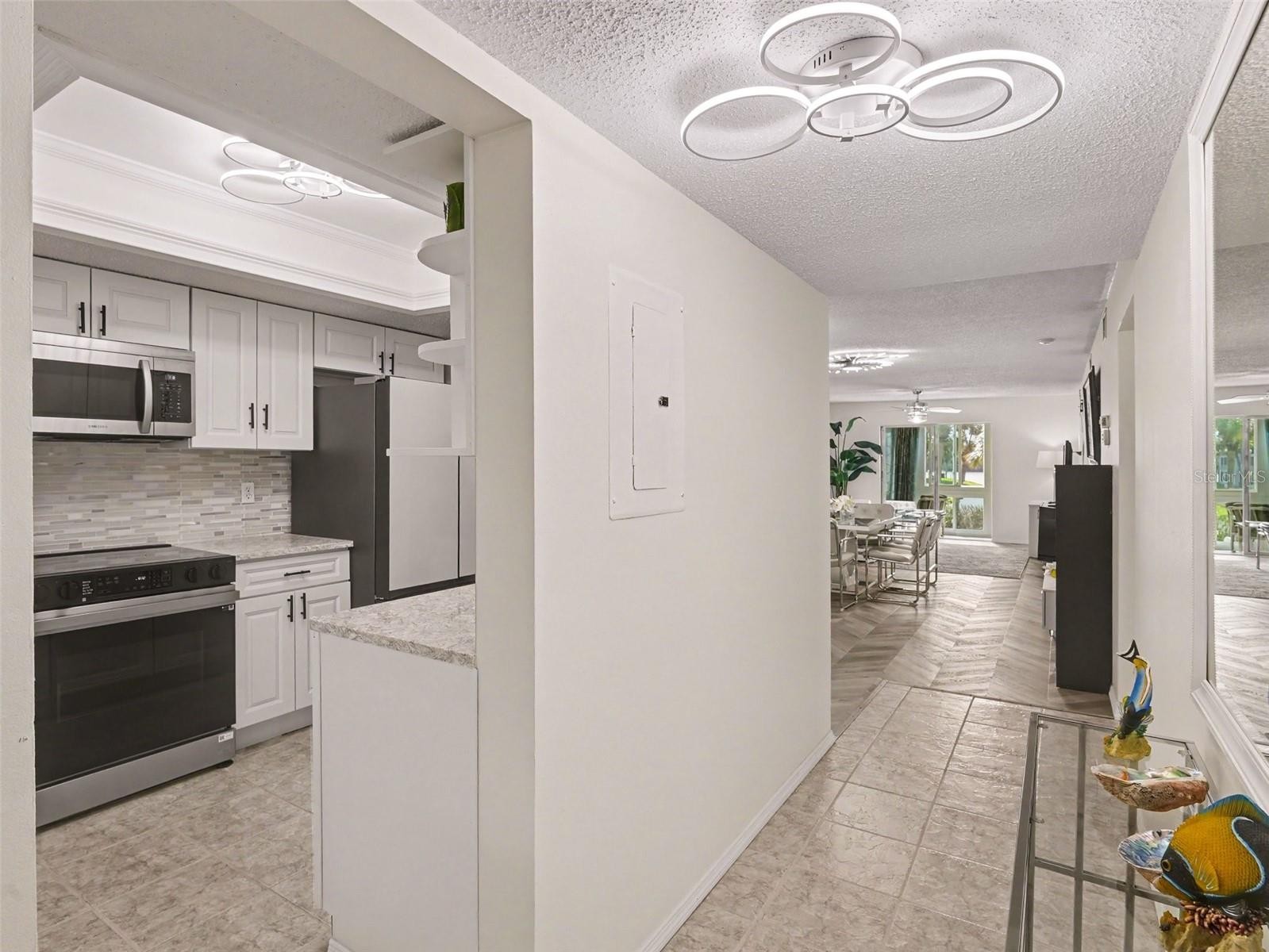 3108 LAKE BAYSHORE DR #211