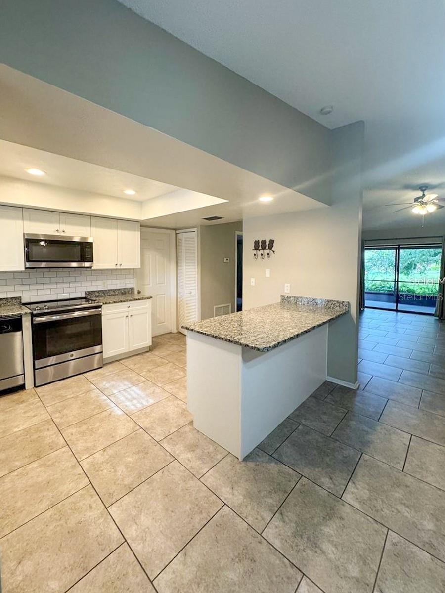 2475 WOOD OAK DR