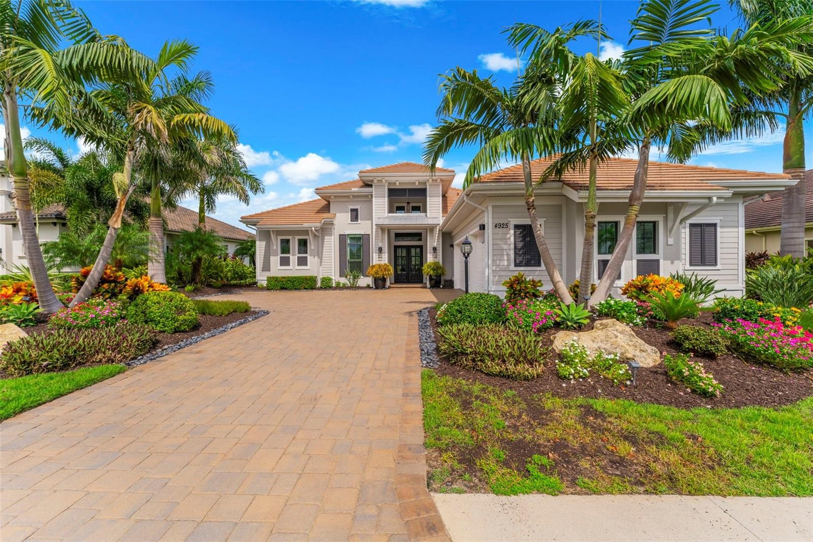 4925 BENITO CT
