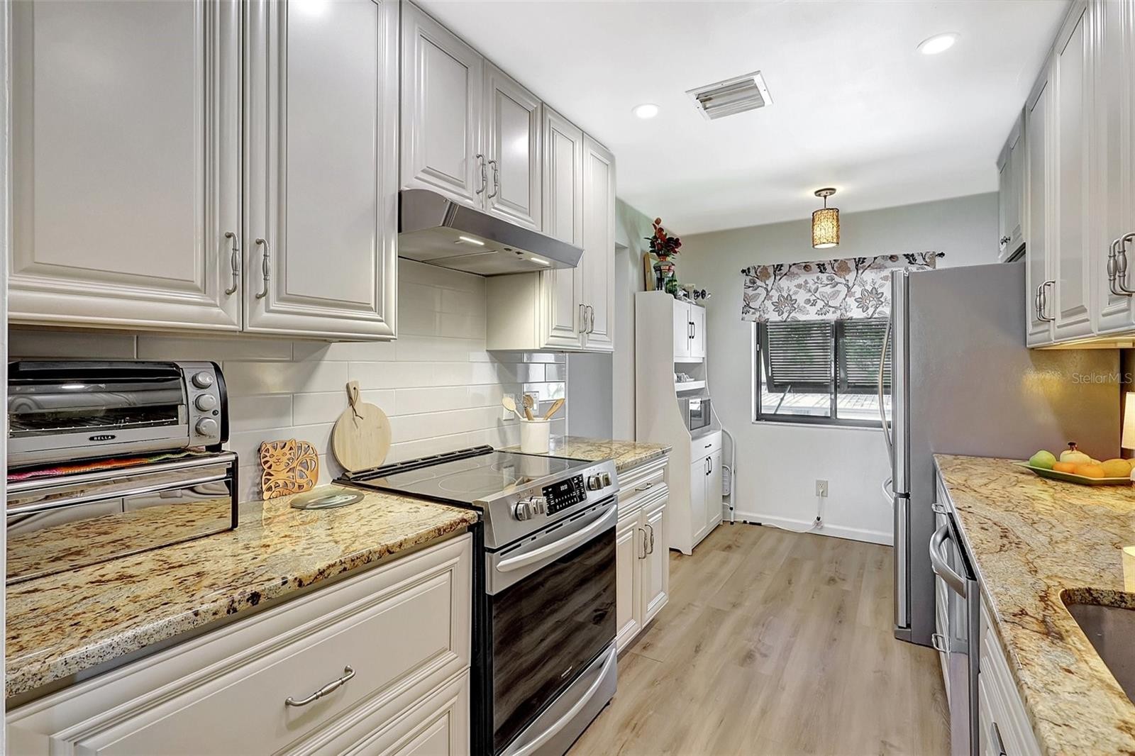 4646 LONGWATER CHASE #98