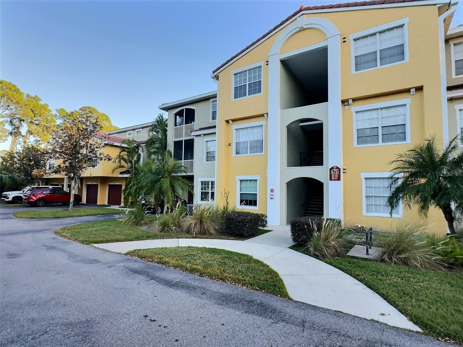4751 TRAVINI CIR #4-105