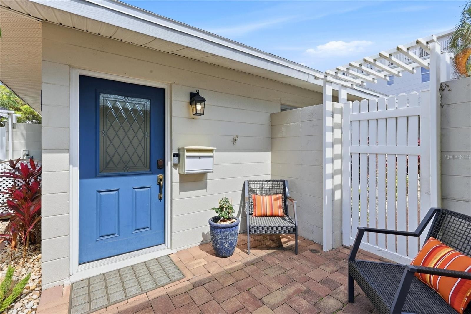 6005 MIDNIGHT PASS RD #S6