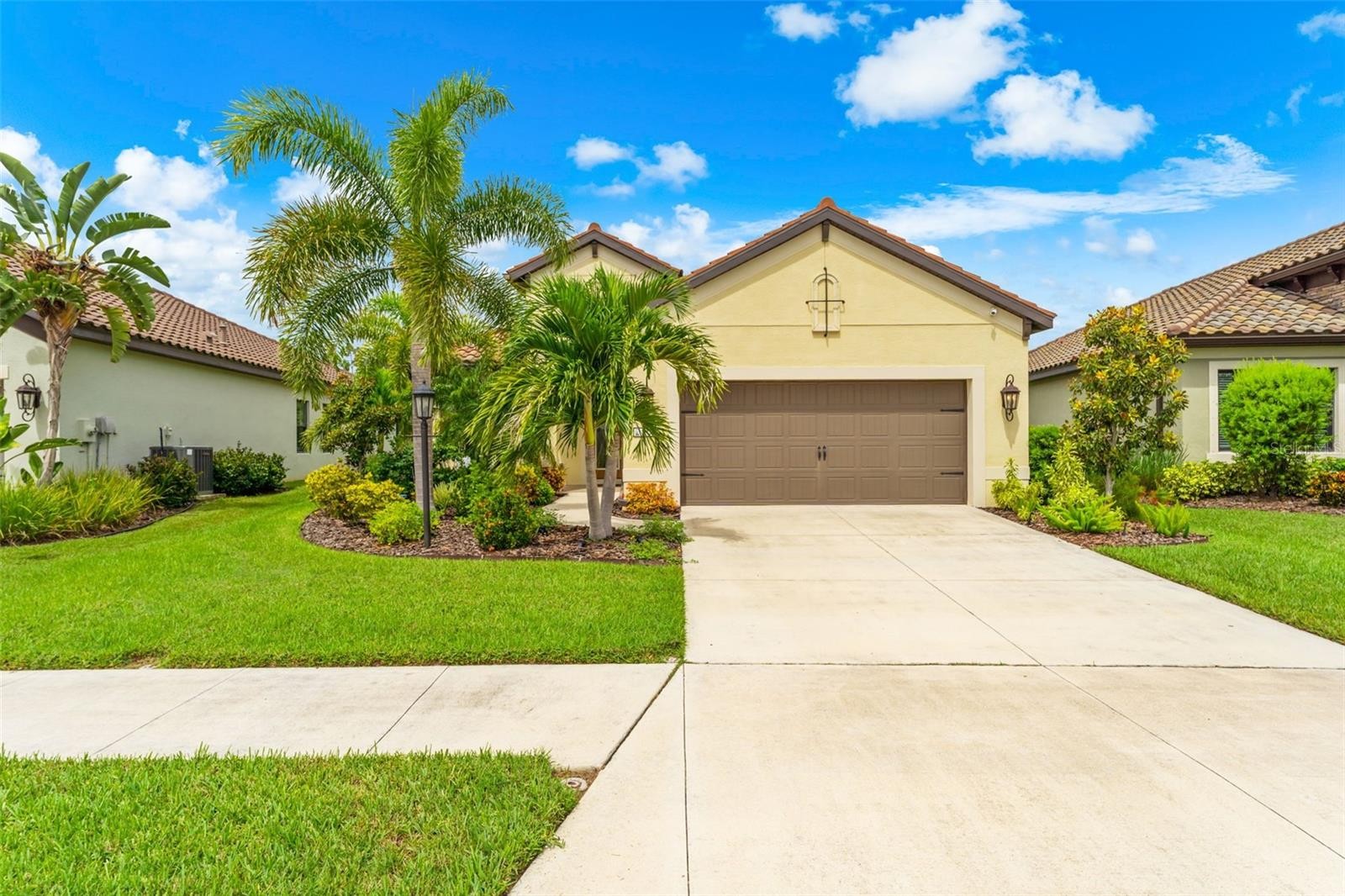 208 CAPRIANA CT