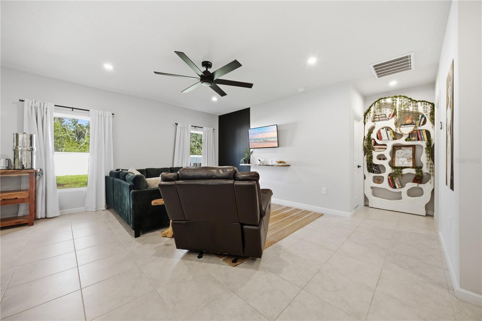 822 170TH CT E