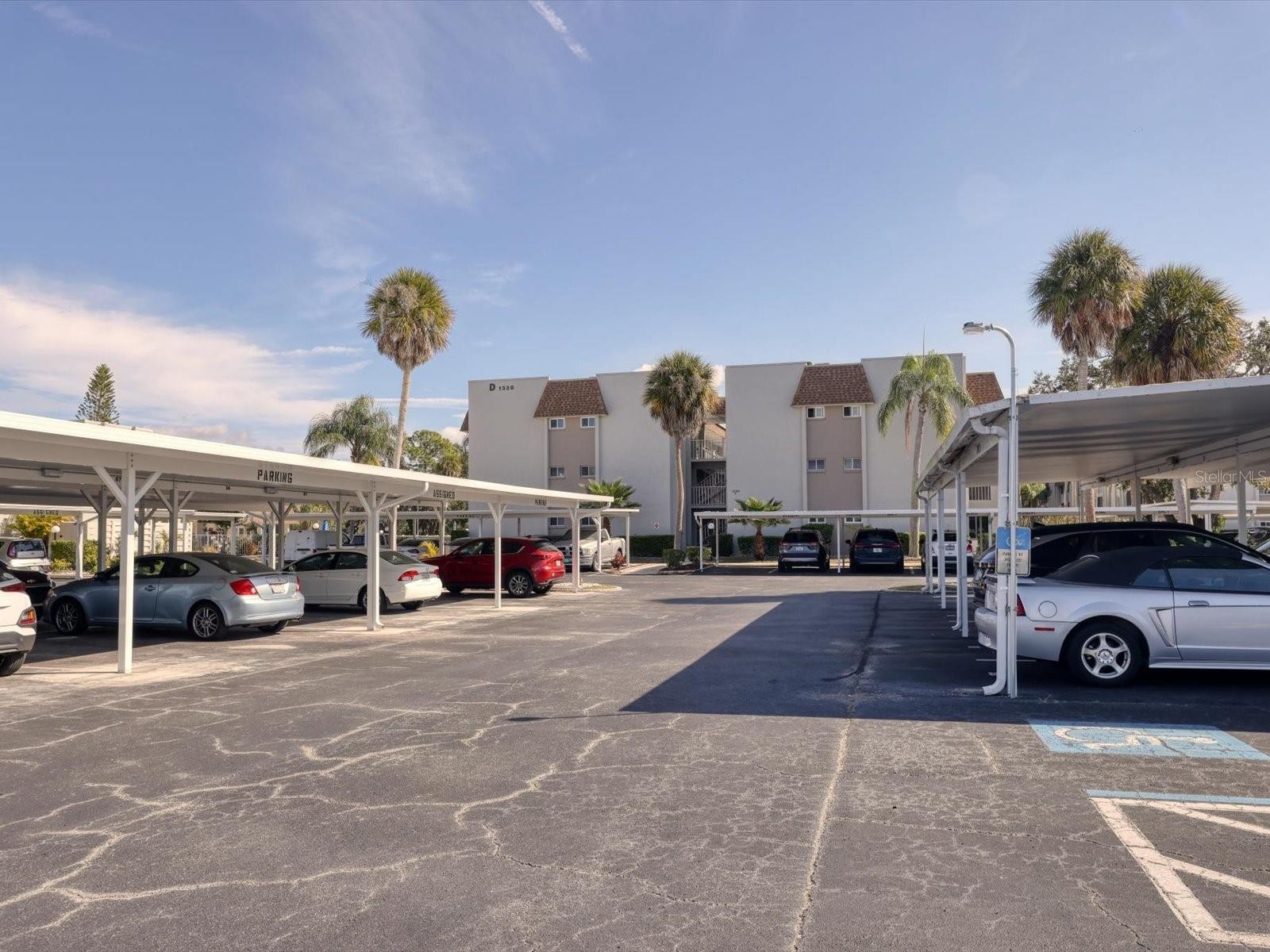 1330 GLEN OAKS DR E #174D