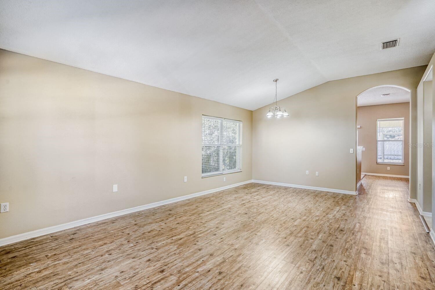 6242 WHITE CLOVER CIRCLE