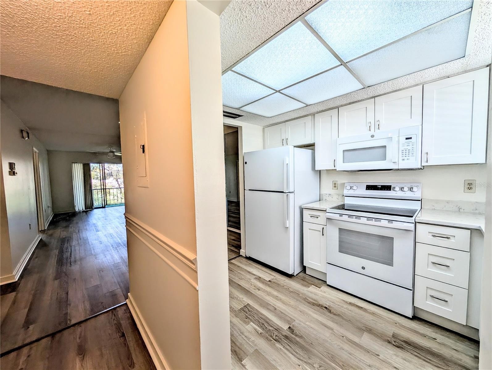 3628 LAKE BAYSHORE DR #K305