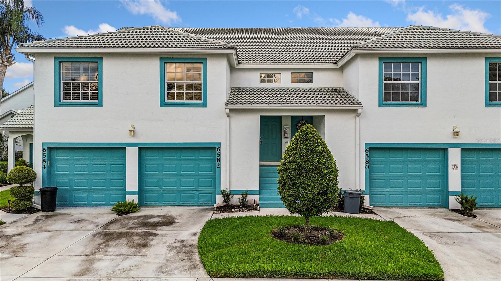 6582 FAIRWAY GARDENS DR #6582