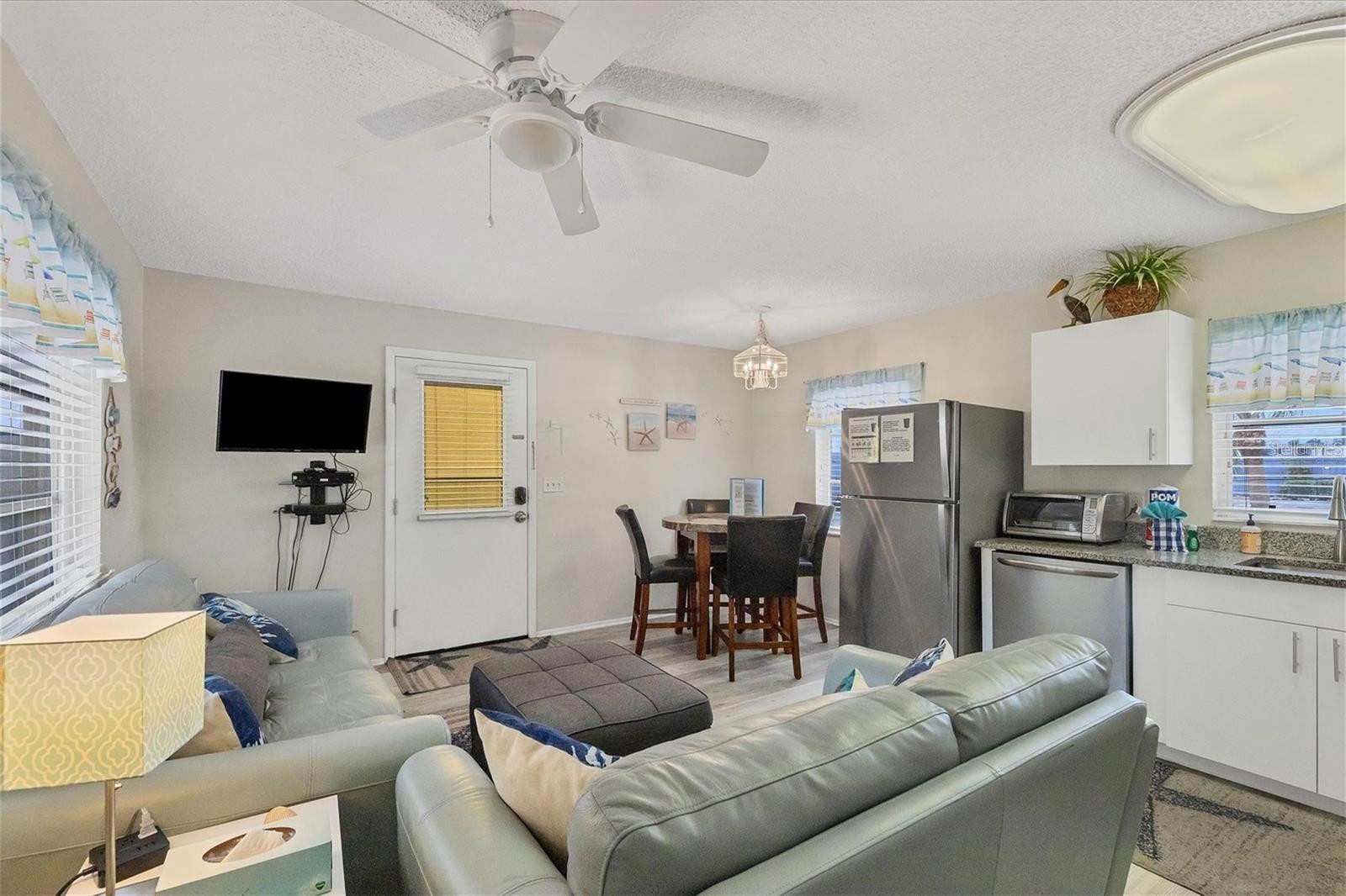 301 AVENIDA MADERA #A