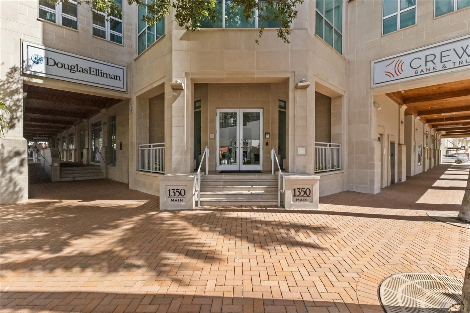 1350 MAIN ST #704