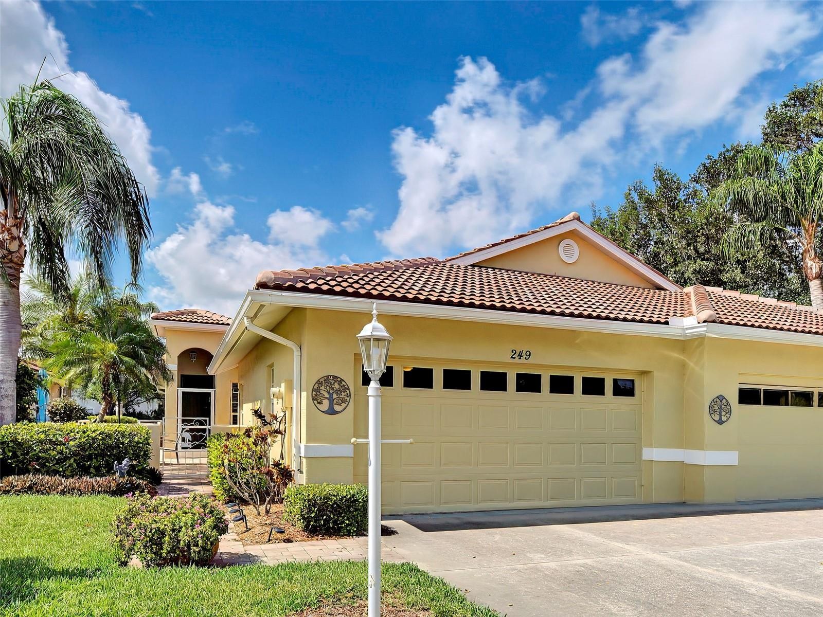249 VISTA DEL LAGO WAY