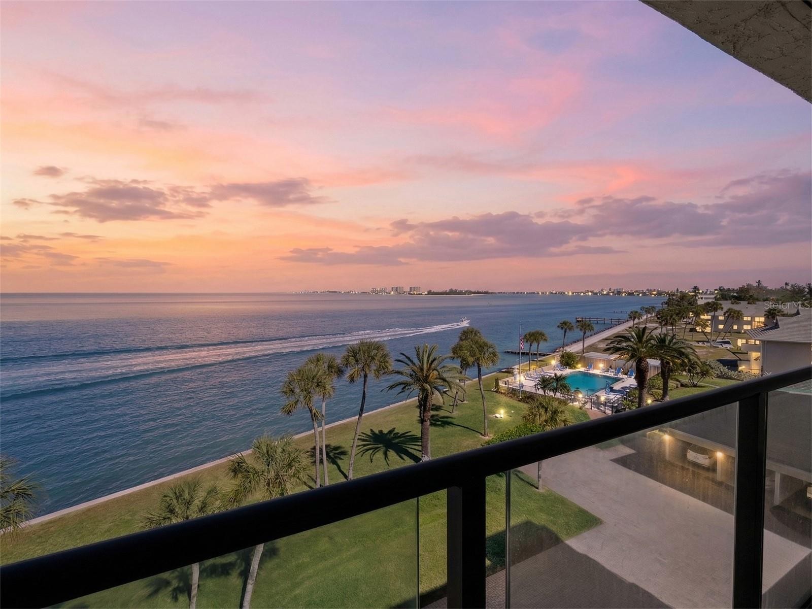 4712 OCEAN BLVD #W10