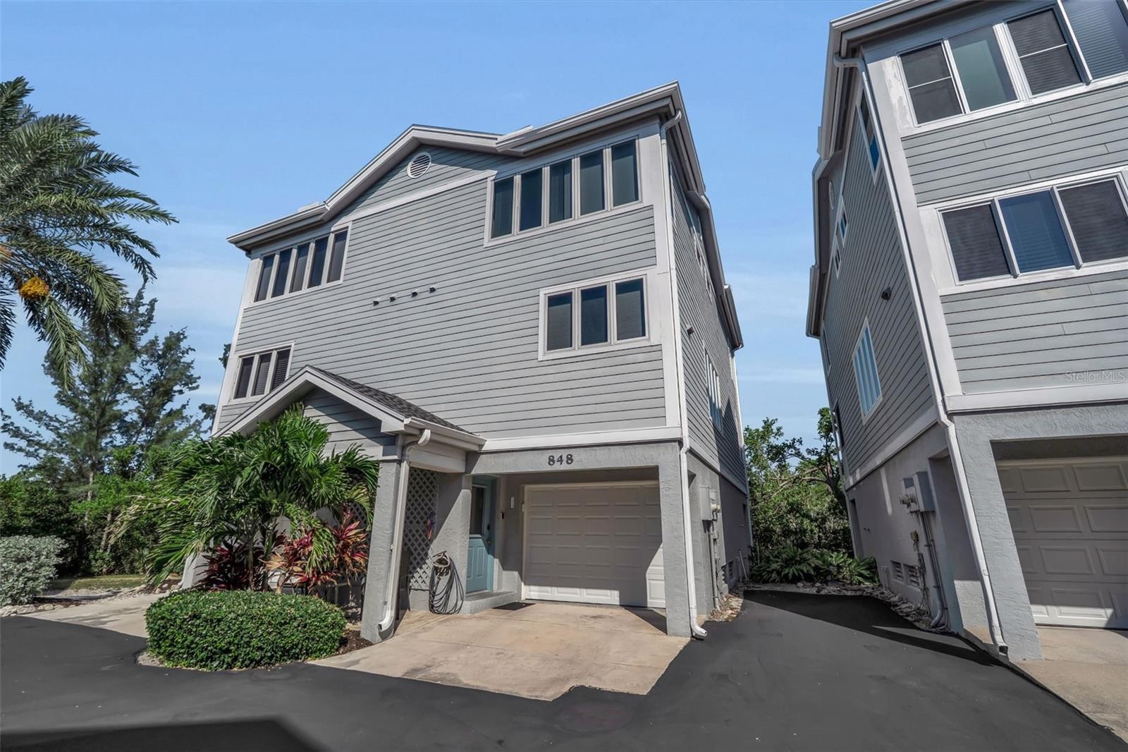 848 EVERGREEN WAY