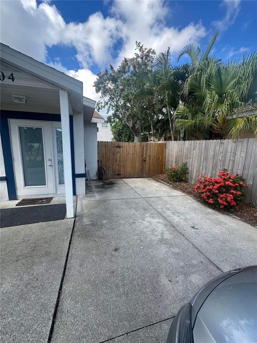 204 W 36TH ST W