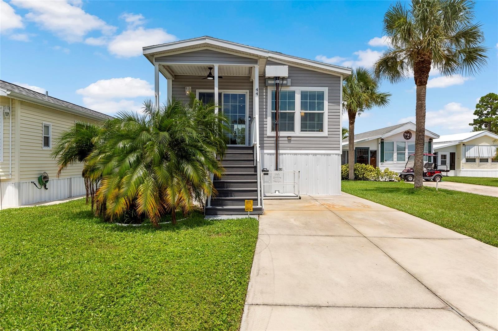 44 CROWN POINT DR