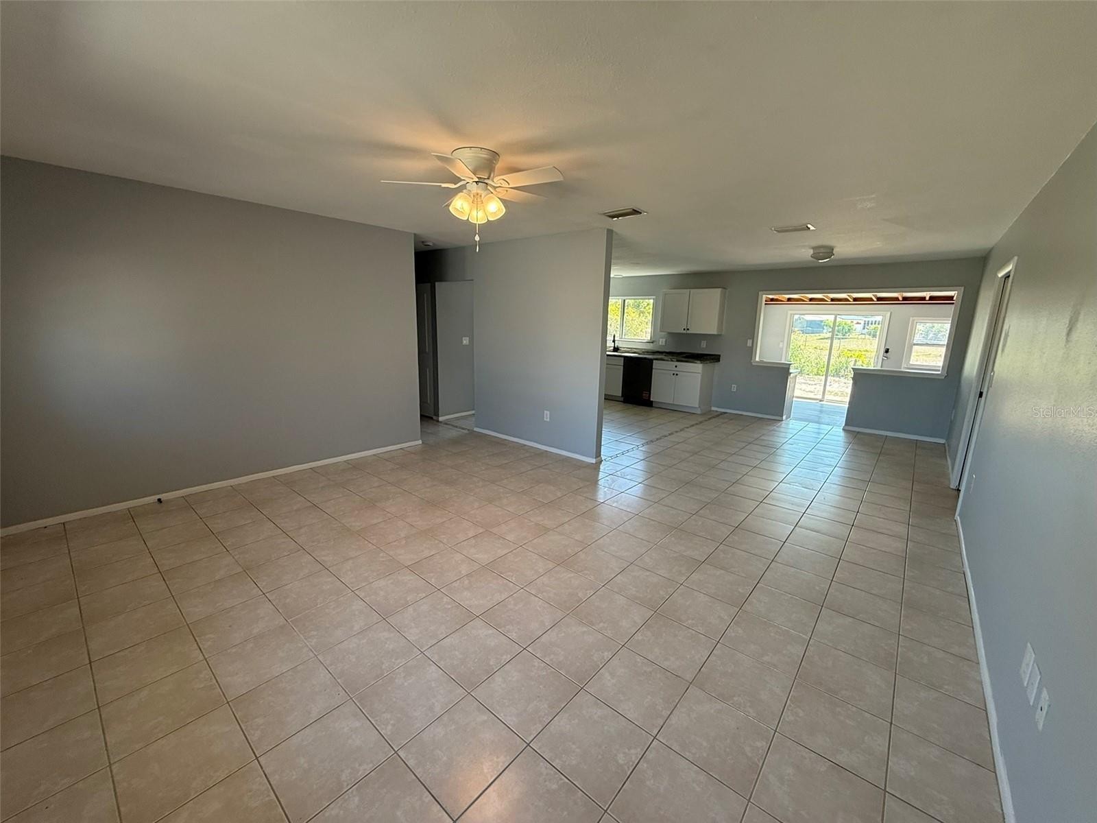 3236 MONTCLAIR CIR