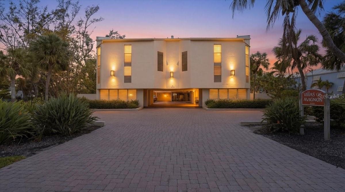 5611 GULF OF MEXICO DR #3