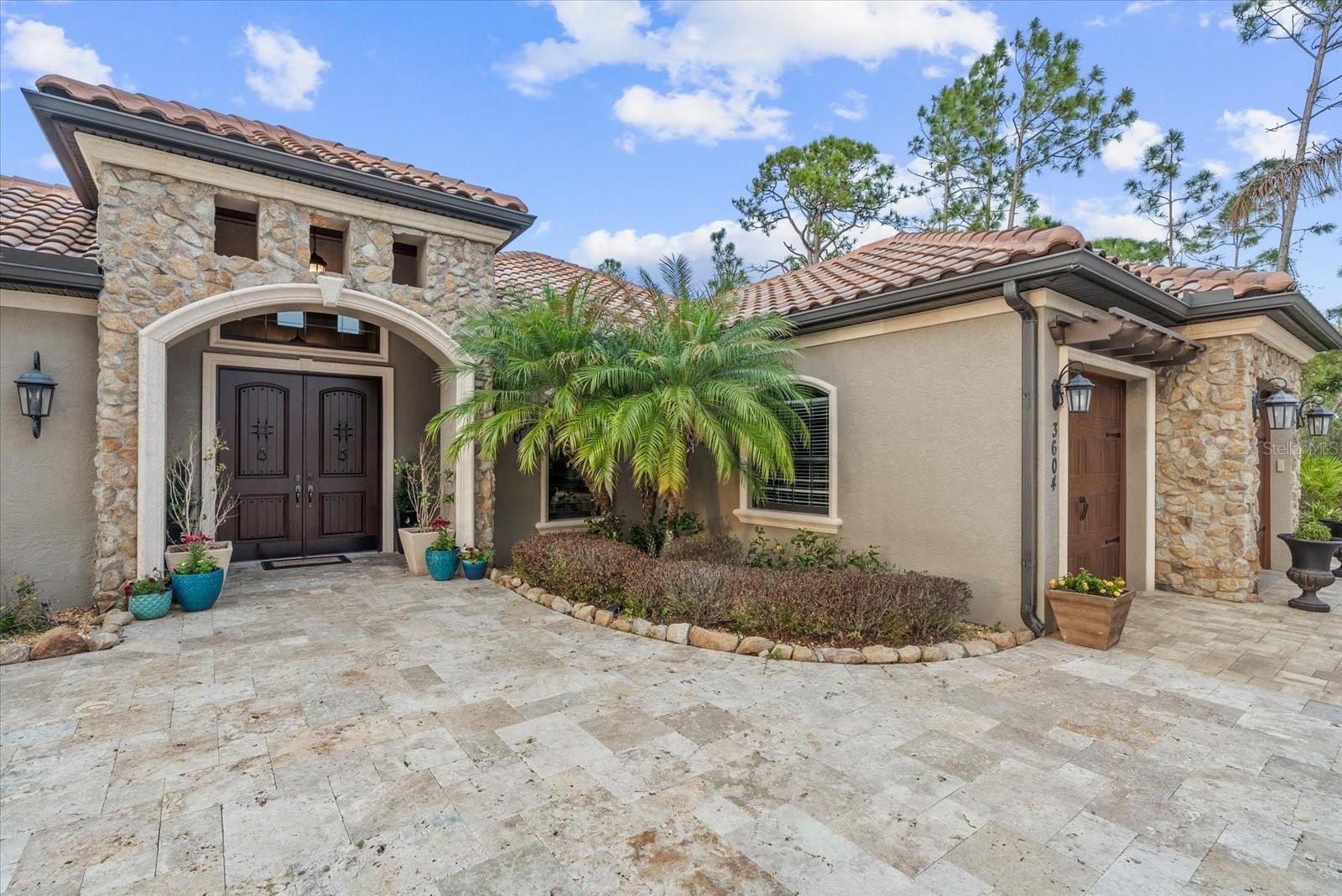 3604 TROPICAIRE BLVD