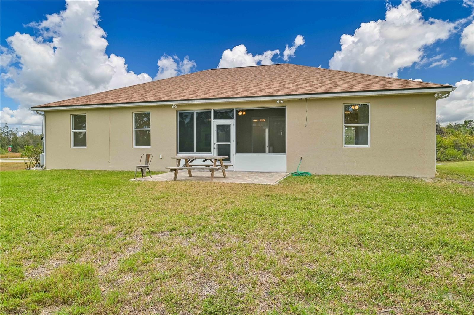 8014 SAWYER CIR