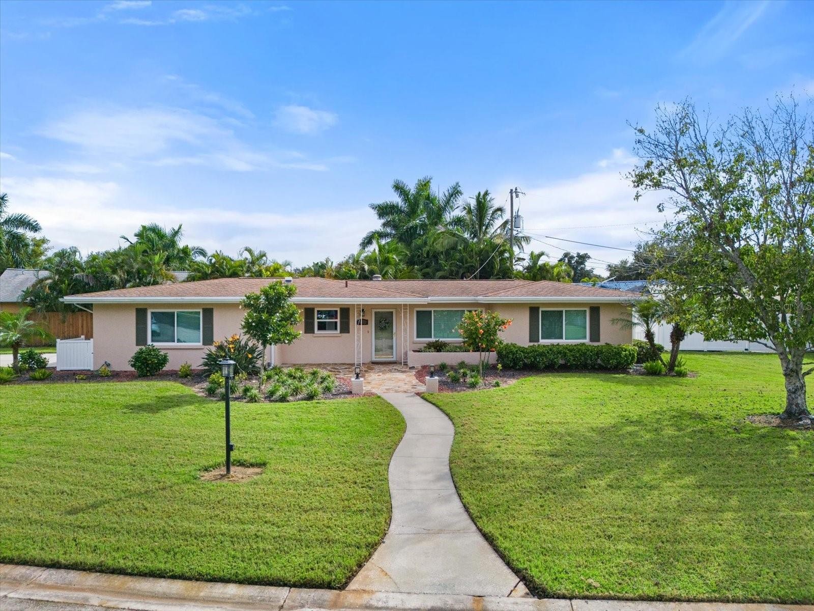 3072 Meyer Dr Sarasota Florida 34239