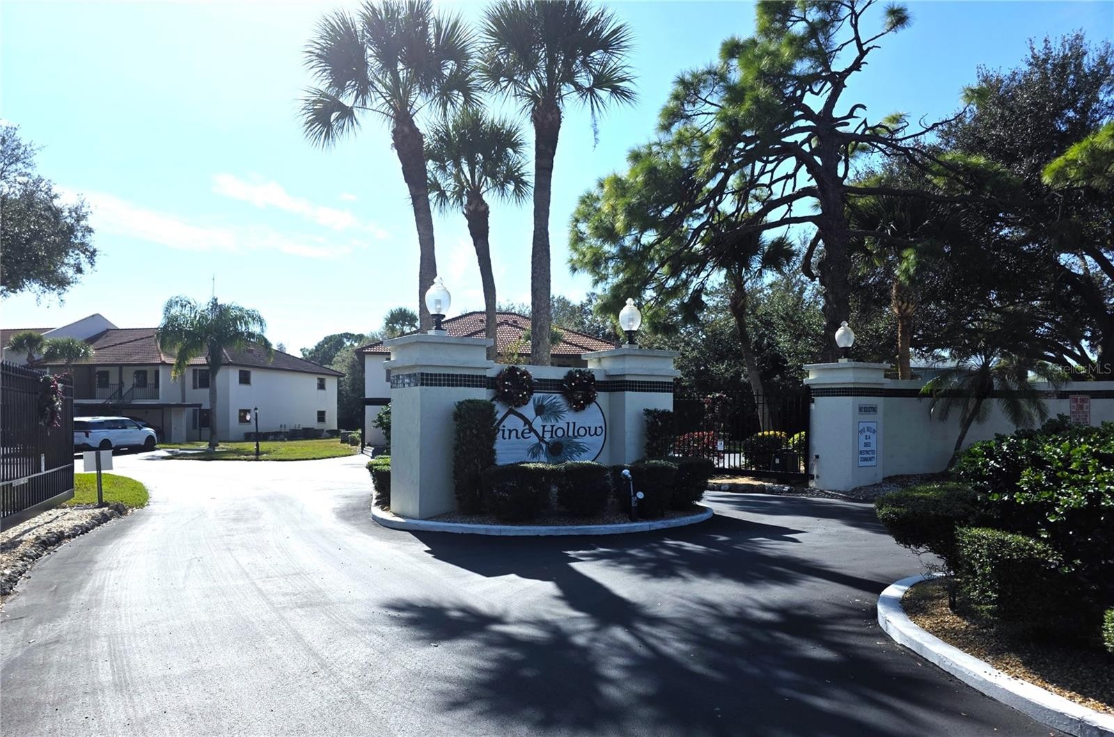 113 PINE HOLLOW DR #113