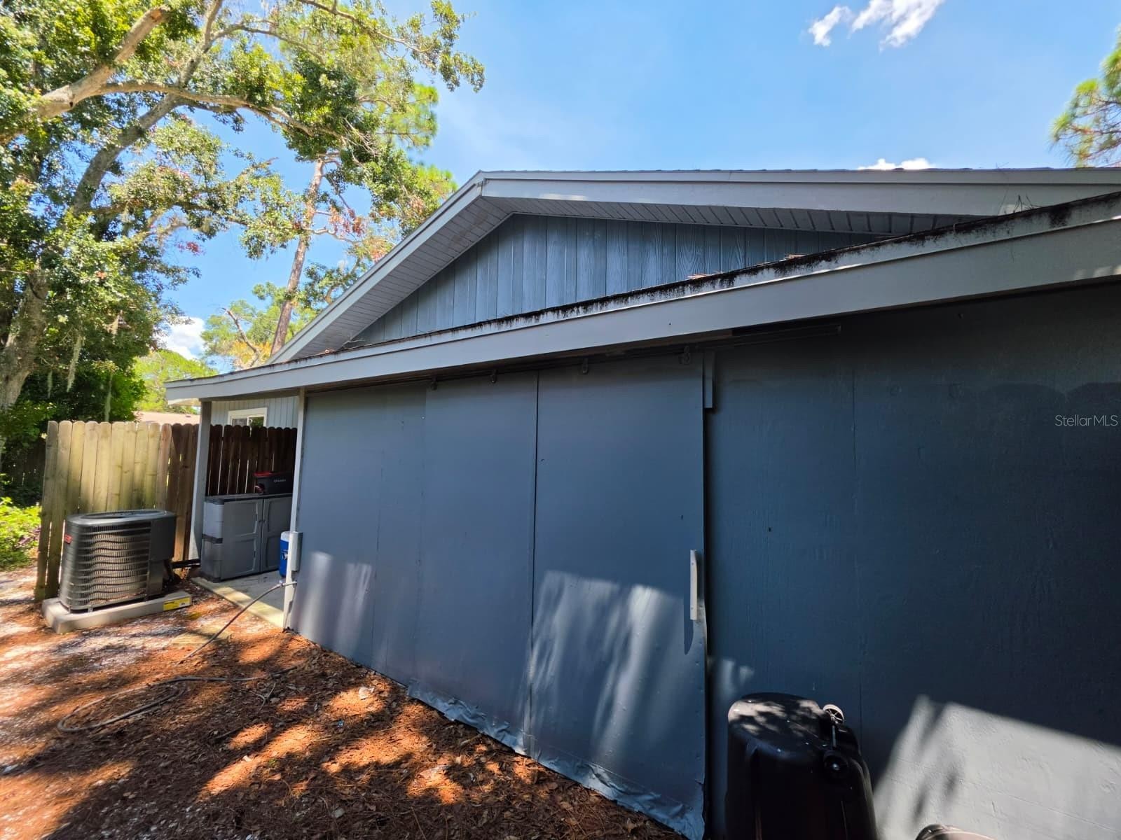 3977 VANA DR